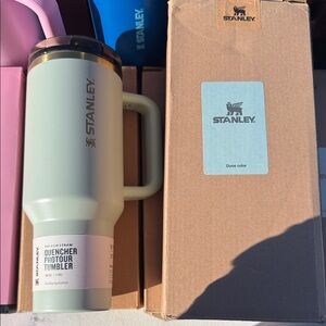 Stanley 40oz FlipStraw Gold Trim Quencher Tumbler in Dune Color